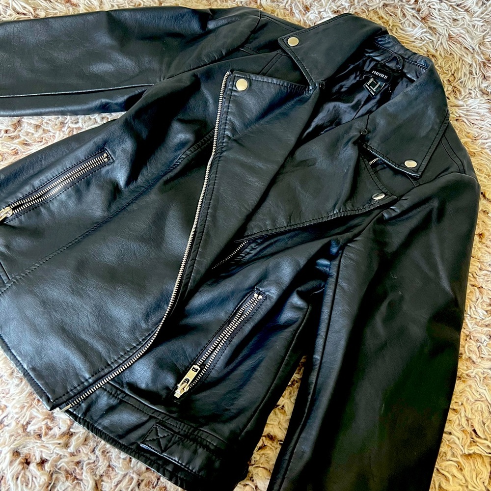 🧿BLACK LEATHER JACKET🧿